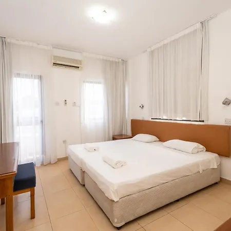 Flora 2* بروتاراس